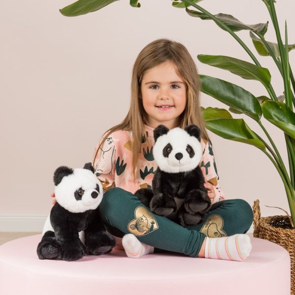 924289 Hermann Teddy Collection knuffel panda zittend 22 cm sfeerfoto